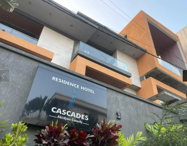L'enseigne de la Résidence Hôtel Cascades